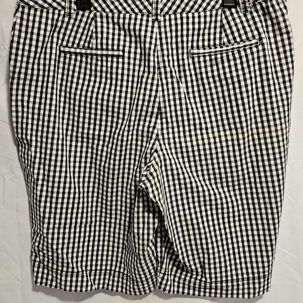 Kim Rogers Ladys Black and White Shorts Size 18, No flaws